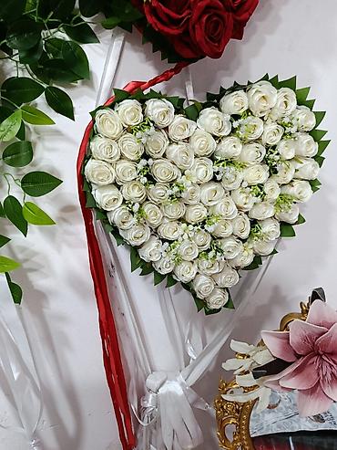 iris gulu: Maşın bəzəkləri yaninda qapı gülləri var Çox az işlənib dükan baglanır — 2