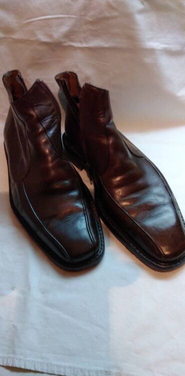 braon čizme kozne: Muske poluduboke cipele kozne br.42,ulosci cipela nisu original,keder