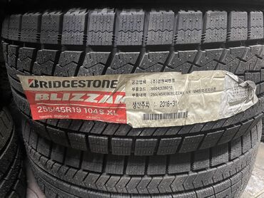 Шины: Шины 255 / 45 / R 19, Зима, Новый, Комплект, Легковые, Япония, Bridgestone