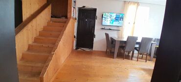 Həyət evləri və villaların satışı: Satılır: həyətli 2 mərtəbəli fərdi yaşayış evi otaglar cox genis — 5