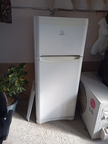 samavar satilir: 2 qapılı Indesit Soyuducu Satılır, rəng - Ağ