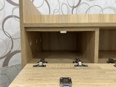 Ofis masaları: Satılır: Ofis Masası Ölçülər: 	•	Uzunluq: 110 sm 📏 	•	En: 50 sm 📏 — 5