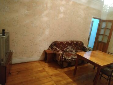 Uzunmüddətli kirayə mənzillər: Yeni guneslide lukoil zapravkanin yaninda 9 mertebenin 2ci — 1