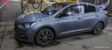 hyundai verna 2017: Hyundai Solaris: 2017 г., 1.4 л, Механика, Бензин, Седан