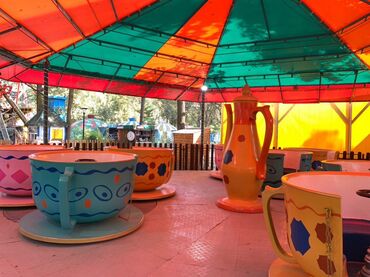 профессиональное кофейное оборудование: Аттракцион «Чайные чашки» с комплектом чаш и декоративными чайниками