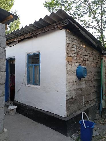 Продажа коттеджей и домов: Продается жилой дом в центре г. Карабалта в районе сахзавода. На — 7