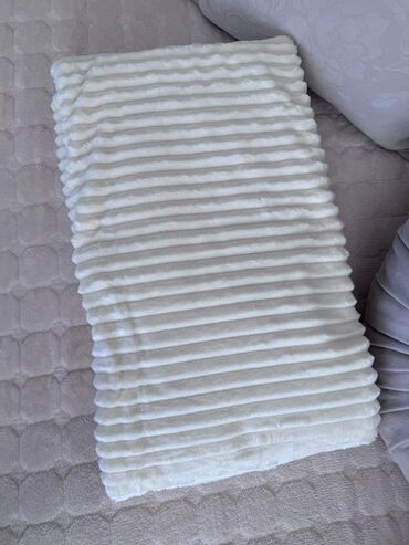 Ćebad i pokrivači: Pliš na lalafo.rs — 4 Ćebad i pokrivači: Pliš — 4