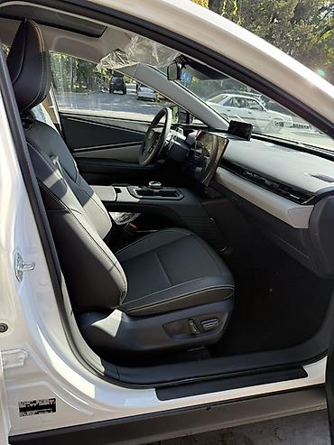 byd e1: Toyota bZ5: 2026 г., Автомат, Электромобиль, Лифтбек — 5