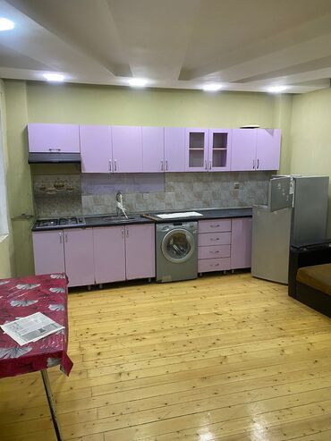 Anbar və emalatxanalar: 8Noyabr prospektində, Əbilov adlanan küçədə belə bir səliqəli həyət — 10