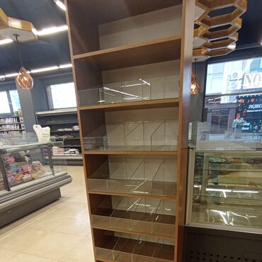 Mebellərin yığılması: Konfet və çərəz üçün vitrinlər sifarişlə hazırlanır — 25