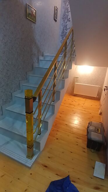 Pilləkən məhəccərləri: Şəkillərdə müxtəlif layihələr və tərtibat nümunələri göstərilib — 26