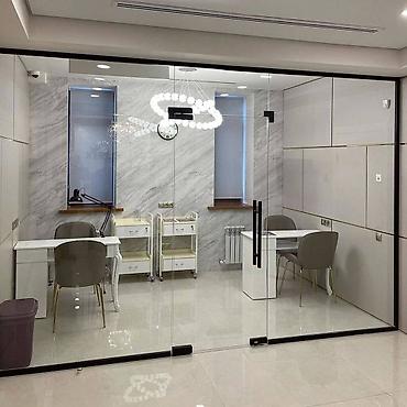 Перегородки на заказ: На заказ Цельностеклянная перегородка, Для офиса, Монтаж, Демонтаж, Бесплатный замер — 2