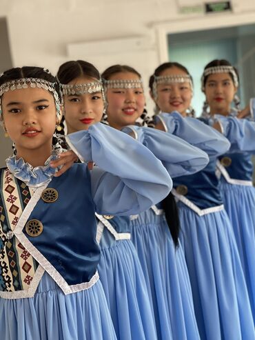 костюмы для девочек: Сдаются Кыргызские танцевальные костюмы на прокат. Костюмы в отличном