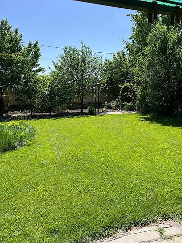 Продажа коттеджей и домов: Частный 2 уровневый дом Адрес: Бишкек, Первомайский район ( — 7