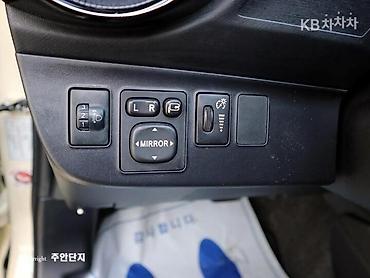 секутер: Toyota Prius: 2018 г., 1.5 л, Автомат, Гибрид, Хэтчбэк — 7
