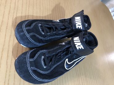 Кроссовки и спортивная обувь: Мужские кроссовки, 32, Nike, Б/у, цвет - Черный, Самовывоз, Бесплатная доставка, Платная доставка
