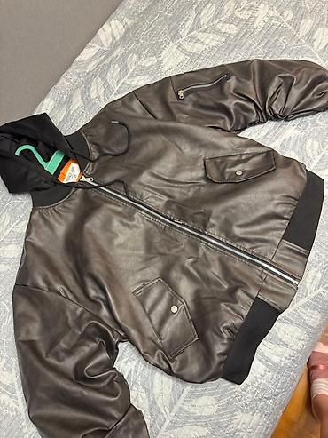 qar geyimi: Qara rəngli kişi “bomber” tipli dəri gödəkçə - Material: dəri effekti — 2