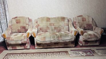 двухэтажный диван: Цвет - Бежевый, Б/у