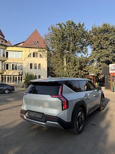 самый дешёвый электромобиль: Kia EV9: 2023 г., Автомат, Электромобиль, Внедорожник — 2