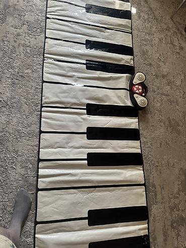 Oyuncaqlar: Nəhəng interaktiv piano xalçası - Ayaqla və ya əllə basaraq çalınan — 2