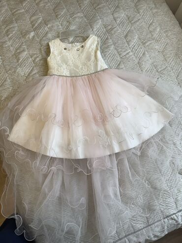 Donlar: Uşaq geyimləri dəsti – 4 ədəd 1) Qırmızı don + qulaqlı yaxalıq - — 5