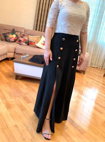 gozel qizlar: Çox gözəl görünümü var
Model boyu : 1.60
ətək deyil dondur