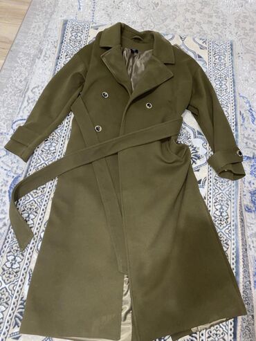 Другая женская одежда: Пальто осенне-зимнее, почти новое, носили чуть больше недели, брали за