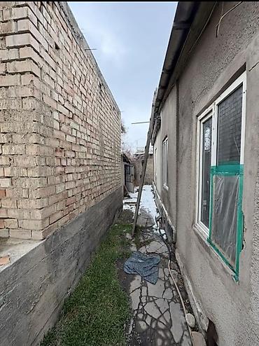 Продажа коттеджей и домов: Срочно продаётся дом. По ул. Строительная 15.Дом расположен в удобном — 5