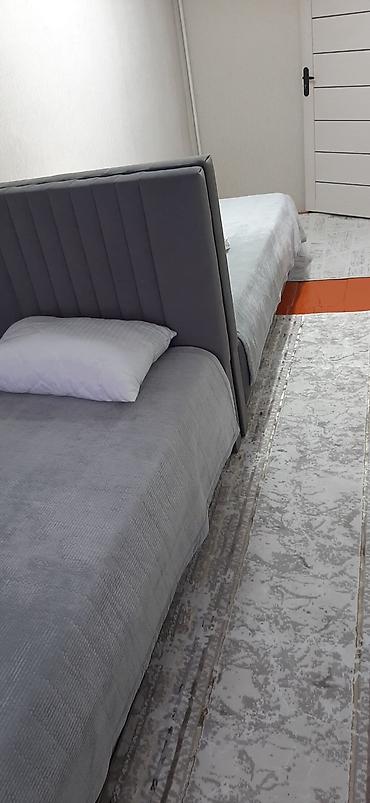 Посуточная аренда домов: Аренда дома на 8 человек. Планировка: 3 комнаты и отдельная кухня. - — 4