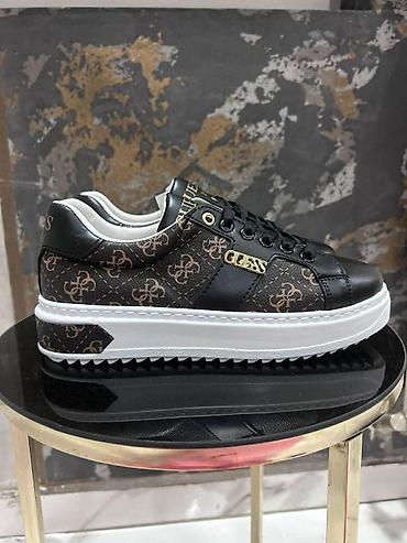 Patike: ⚜🌸🤍 𝐍𝐎𝐕𝐀 𝐊𝐎𝐋𝐄𝐊𝐂𝐈𝐉𝐀 🤍🌸⚜ 𝐁𝐫𝐨𝐣𝐞𝐯𝐢: 36 - 40 𝑪𝒆𝒏𝒂: torbice 3200 din — 20