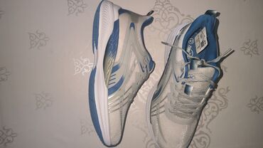 обувь медицинская: ПРОДАЮ НОВЫЕ кроссовки от Time Jump Бирка на месте причина продажи