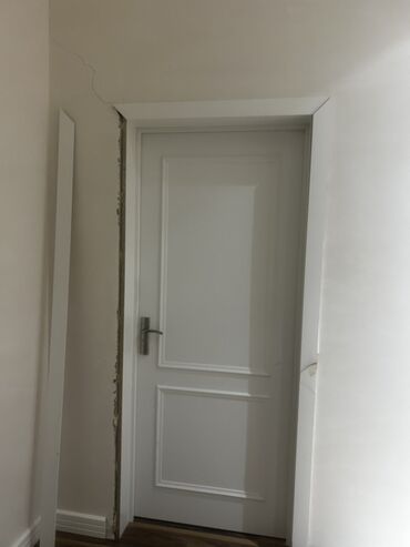 Furnitura və aksessuarlar: 6 ədəd qapı satılır, sadə qapıdır. Hamısını birlikdə istəyən adama