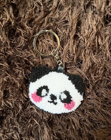 Breloklar: Panç üsulu ilə breloklar. İstənilən forma hazırlanır — 9