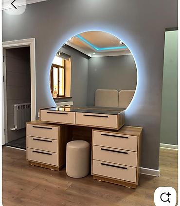 şüşə stollar: LED işıqlı makiyaj/kişi üçün konsol güzgü dəsti - Dairəvi, arxa LED — 1