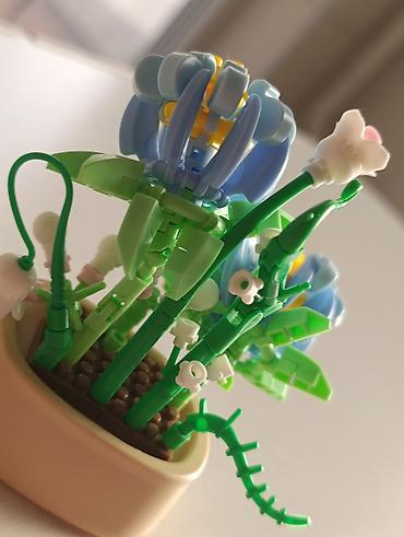 ящик для клубника: Мини-композиция “Bloomint” из конструкторных деталей — настольный — 1