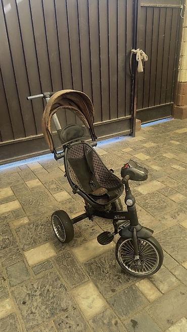 Детский трехколесный велосипед-коляска с родительской ручкой и