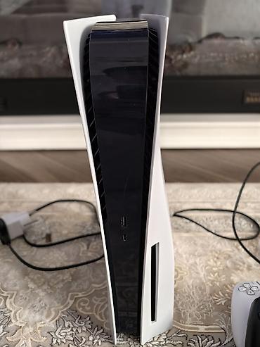 PS5 (Sony PlayStation 5): PlayStation 5 (дисковая версия) — модель CFI-1216A. Комплектация: - — 2