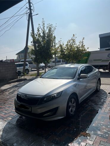 срочно продам машину дёшево: Kia K5: 2010 г., 2 л, Автомат, Газ, Седан