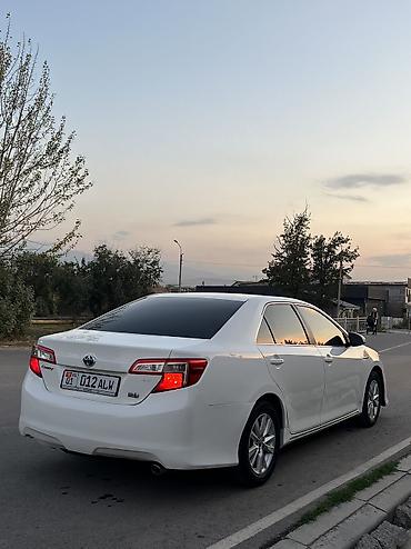 byd e3: Toyota Camry: 2013 г., 2.5 л, Автомат, Гибрид, Седан — 1