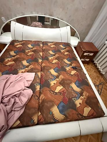 bunk bed: Двуспальная кровать с мягким изголовьем и зеркальной спинкой + два — 1