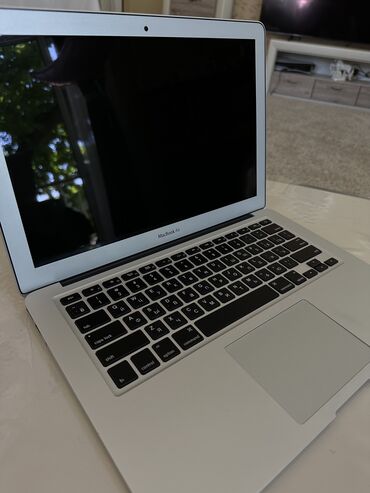 батарея macbook: Ноутбук, Apple, 4 ГБ ОЗУ, Intel Core i5, 13.3 ", Б/у, Для несложных задач, память SSD
