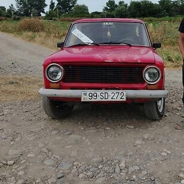 ВАЗ (ЛАДА): VAZ 2101, qırmızı rəng, sedan kuzov, 4 qapı. Xüsusiyyətlər: - Arxa — 9
