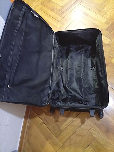 tasne mona cena: Veliki kofer na točkićima sa teleskopskom ručkom. OKO 75 40 25. dob — 9