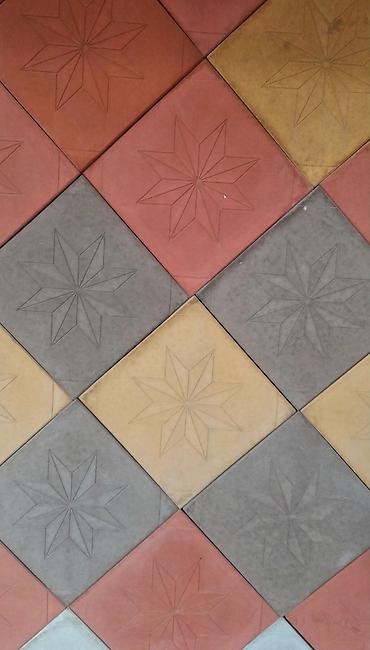 Тротуарная плитка: Тротуарная плитка 

- Формат: квадрат 30×30 см
серая 500
цветная 550 — 14