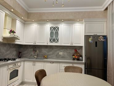 Mənzil kirayələyirəm: 3 otaqlı, 122 kv. m — 6