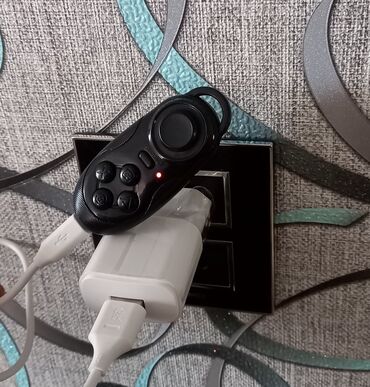 ios: Salam aleykum. Mini gamepad blutuzla telefona qoşulur oyun ve telefon