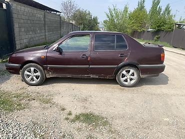 Volkswagen: Volkswagen Vento: 1993 г., 2 л, Кол менен иштөөчү, Бензин, Седан — 3
