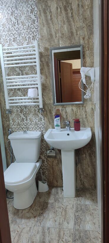 Otaqların günlük kirayəsi: Xüsusiyyətlər: İnşaatçılar metro stansiyasına 6 dəqiqəlik yürüş -da lalafo.az — 9 Otaqların günlük kirayəsi: Xüsusiyyətlər: İnşaatçılar metro stansiyasına 6 dəqiqəlik yürüş — 9