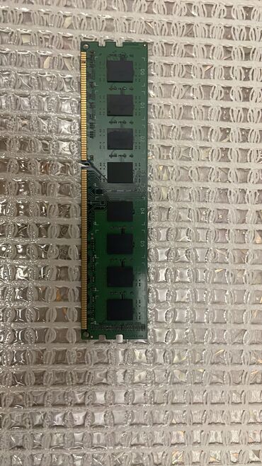 настольный компьютер: Оперативная память (RAM) 4 ГБ, 1600 МГц, DDR3, Для ПК