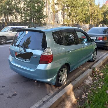 колф 3: Honda Fit: 2004 г., 1.3 л, Вариатор, Бензин, Хетчбек